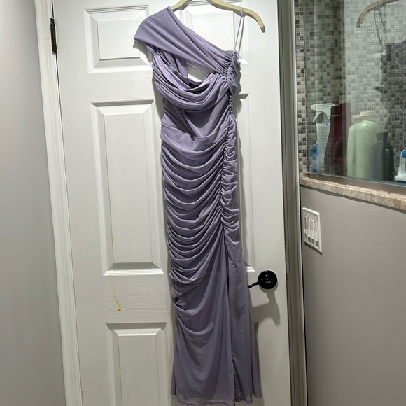 Abercrombie Mesh Asymmetrical Off The Shoulder Maxi Dress - Picture 6 of 15